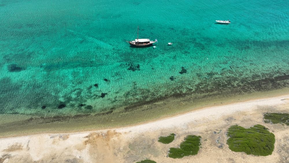 Panteronissia & Despotiko from Naxos | Private 8-hour yacht experience with Baglietto 100