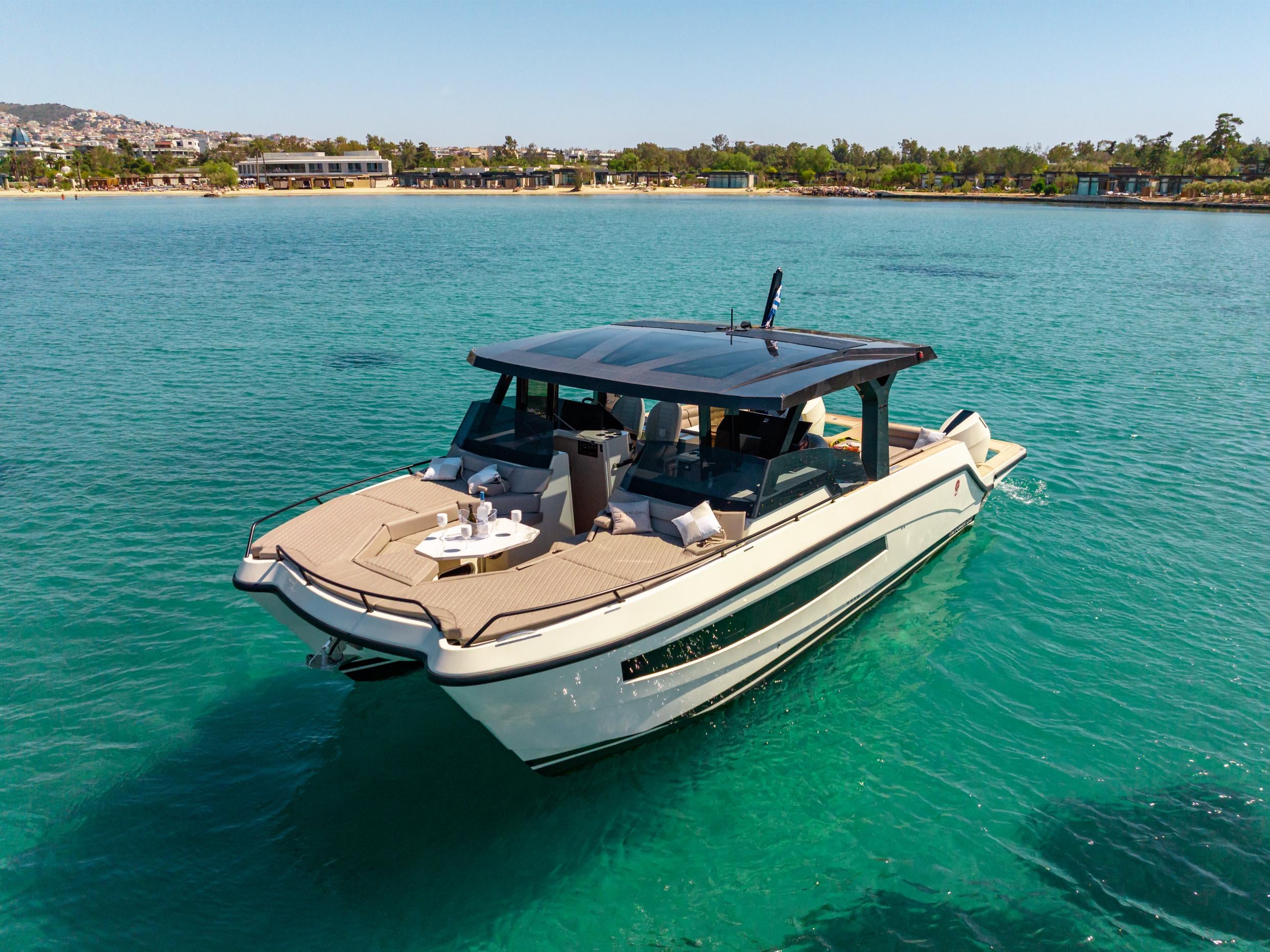 Experiences aboard - Tesoro T41 Cat Outboard (Mykonos)